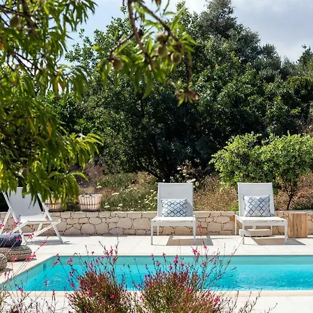 Levantes Luxury - Nature Inspired, Pool & Bbq, By Thinkvilla Willa